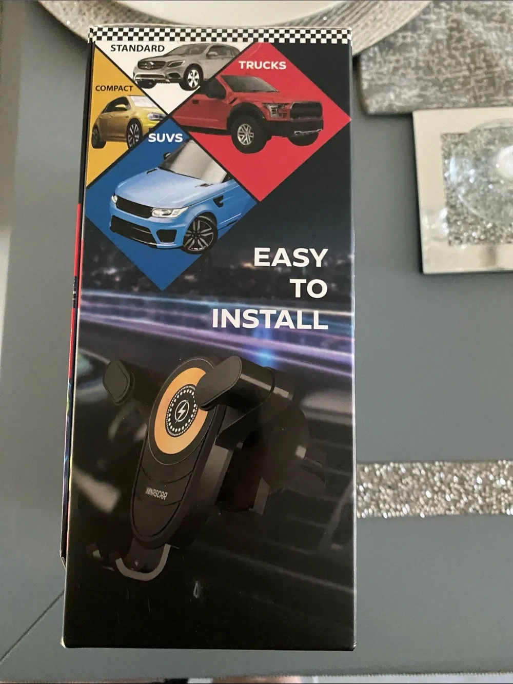 NASCAR Wireless Fast Charging Superior Grip Phone Mount